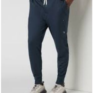 Vuori Men's Navy Joggers with Pockets Size Medium 28"